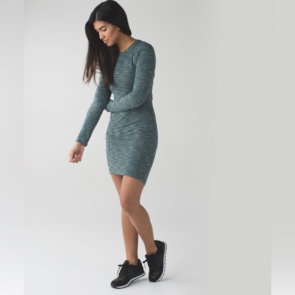 Lululemon &go Where-To Dress *Long Sleeve
Colour: Heathered Dark Fuel Size 2 - Picture 2 of 6